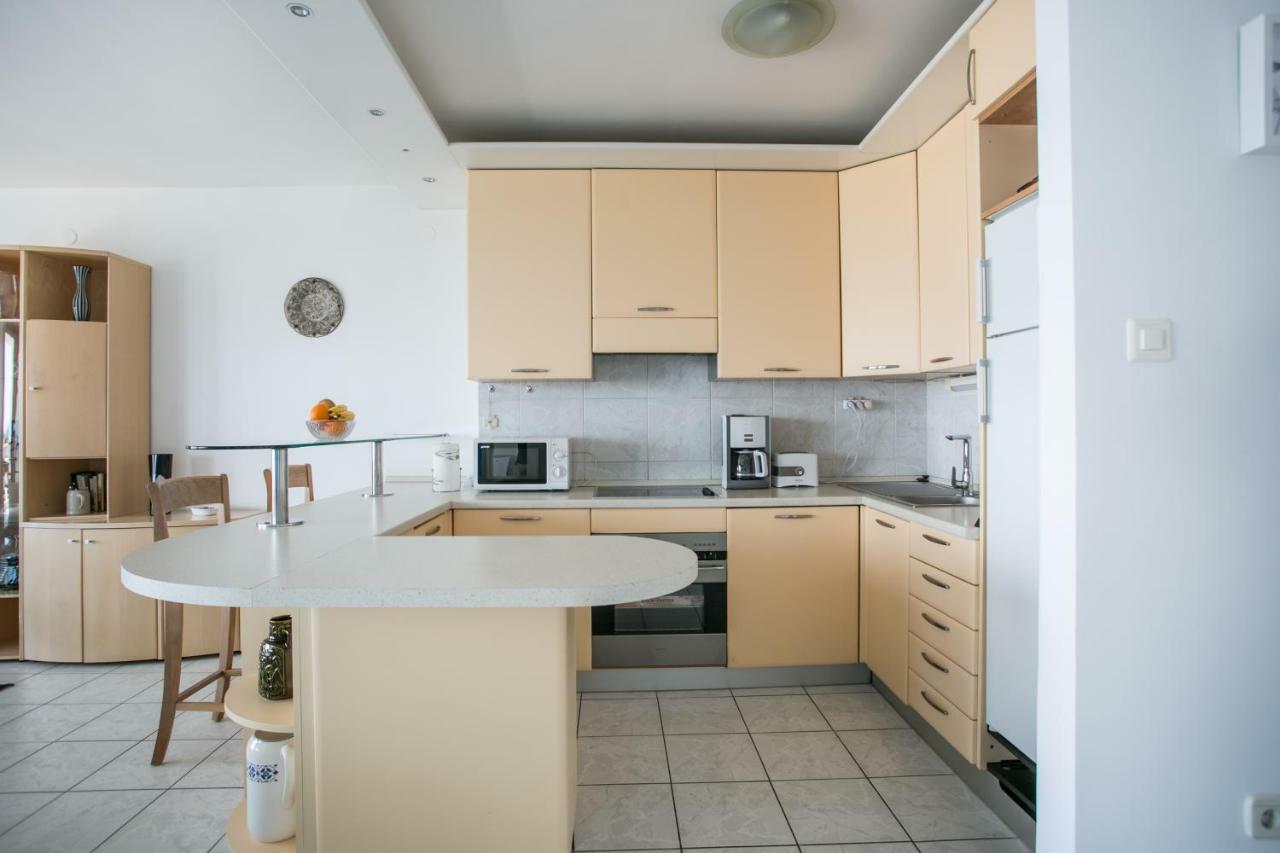 Sea View Apartment Reno W/Garage Split Luaran gambar